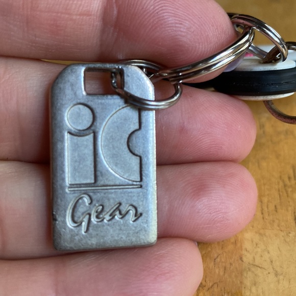 ic Gear with flower Keychain pre-owned condition - Picture 4 of 6